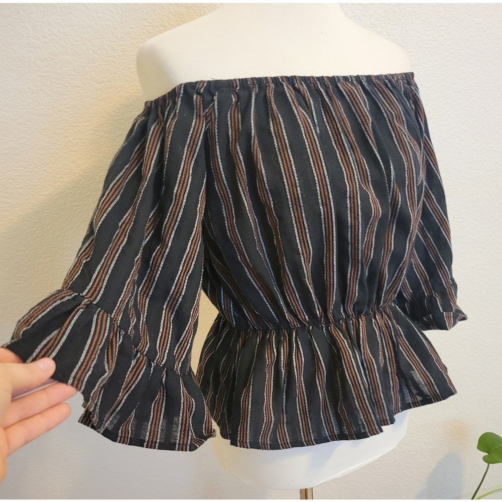 Womens ecru lab striped off the shoulder top beautiful blouse size m/l